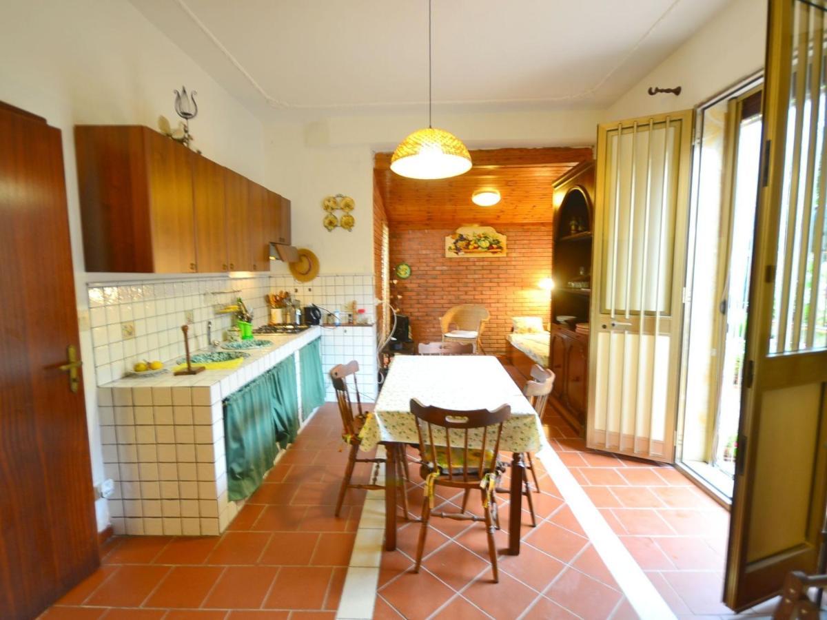 Casa Unifamiliar Con Jard N Privado Villa Agnone Bagni Bagian luar foto