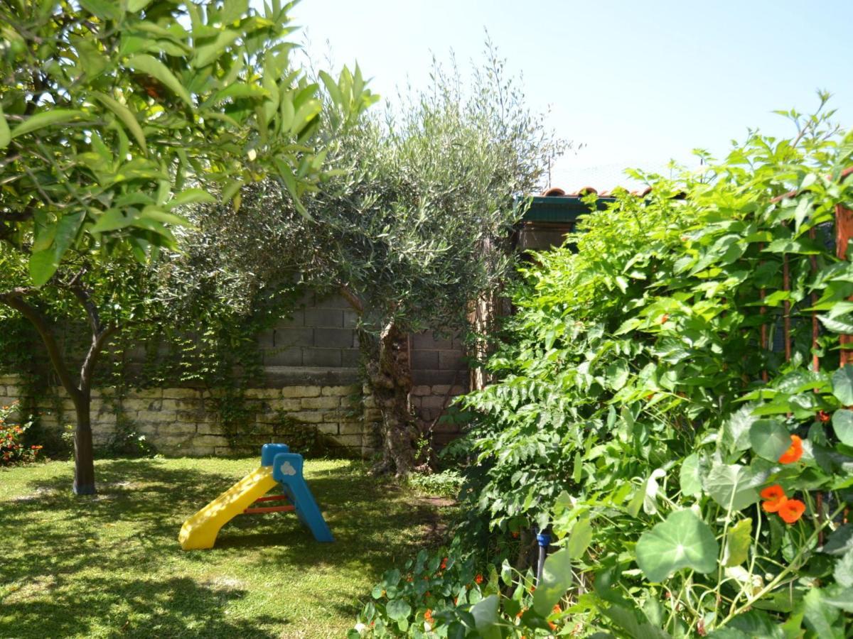 Casa Unifamiliar Con Jard N Privado Villa Agnone Bagni Bagian luar foto