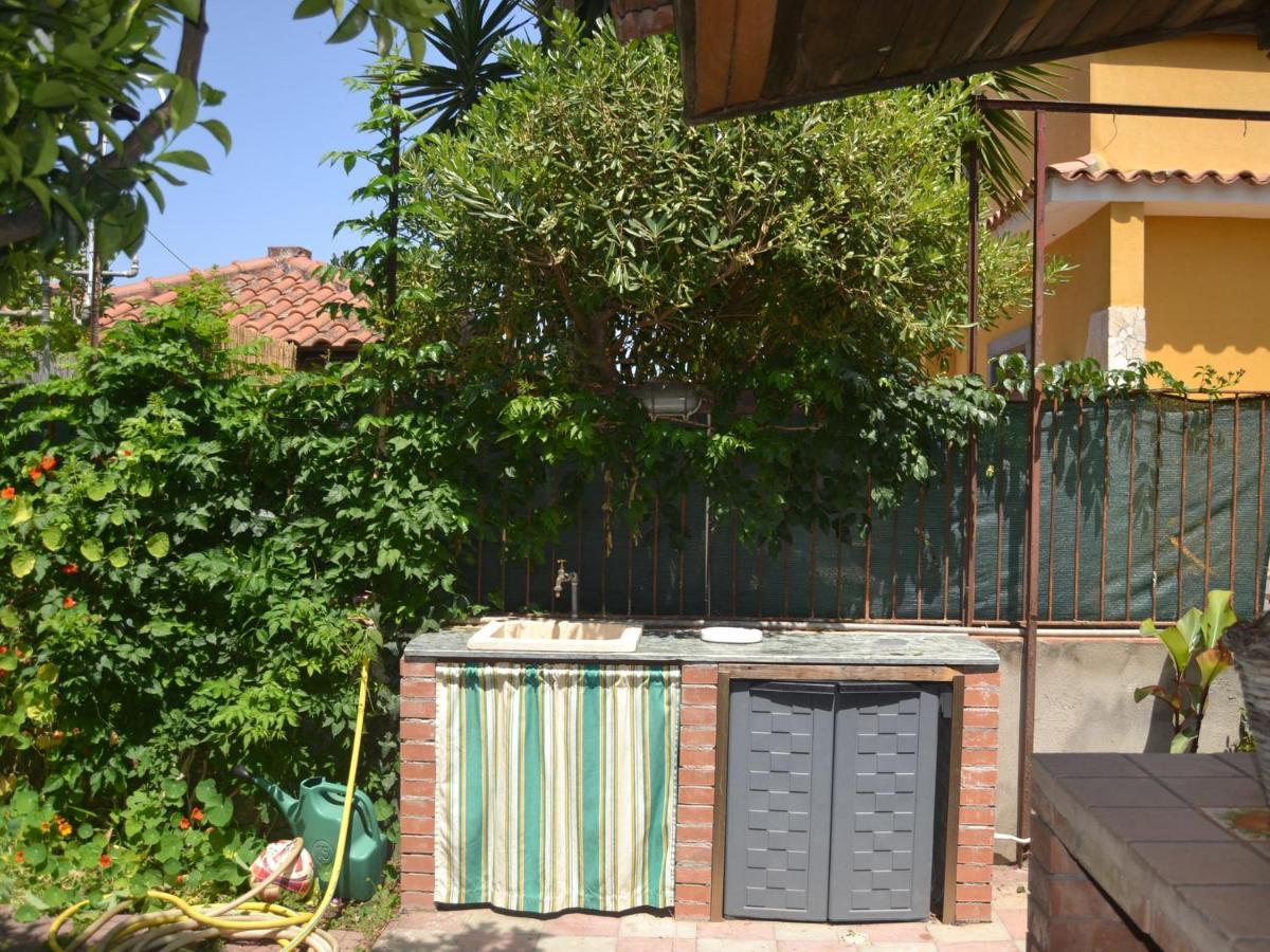 Casa Unifamiliar Con Jard N Privado Villa Agnone Bagni Bagian luar foto