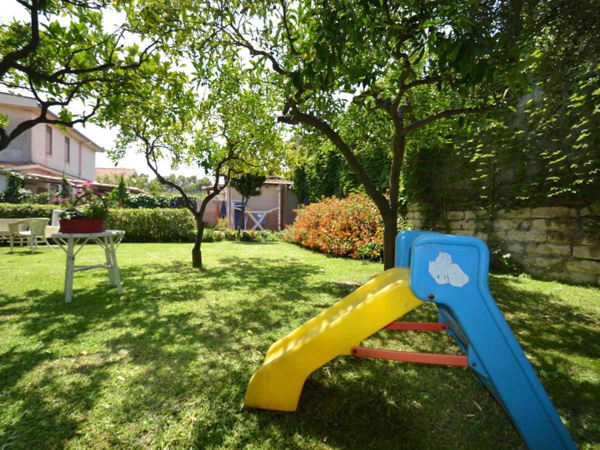 Casa Unifamiliar Con Jard N Privado Villa Agnone Bagni Bagian luar foto