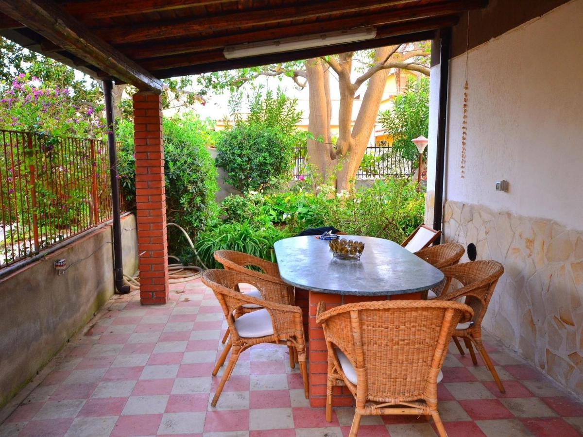 Casa Unifamiliar Con Jard N Privado Villa Agnone Bagni Bagian luar foto