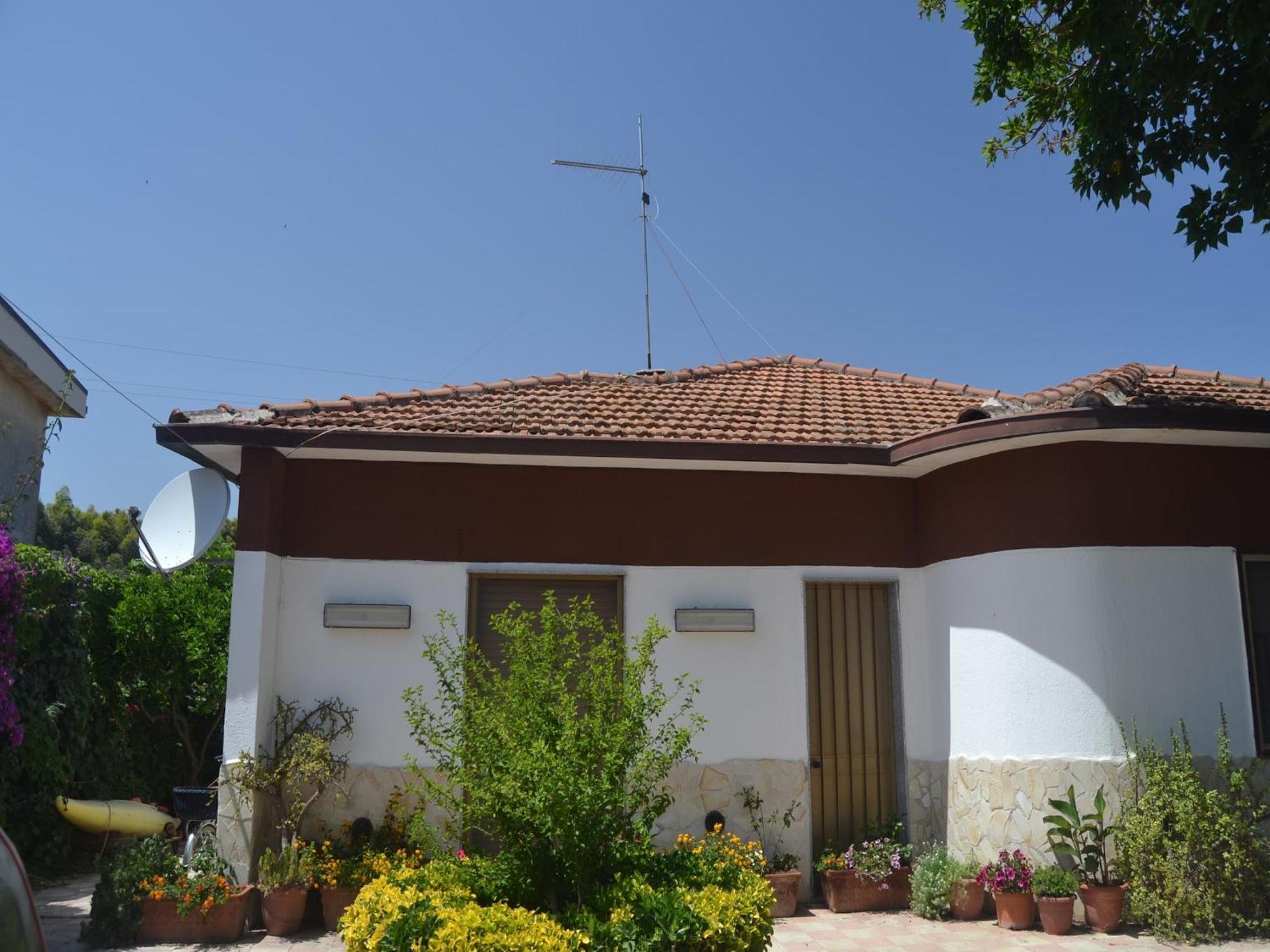 Casa Unifamiliar Con Jard N Privado Villa Agnone Bagni Bagian luar foto